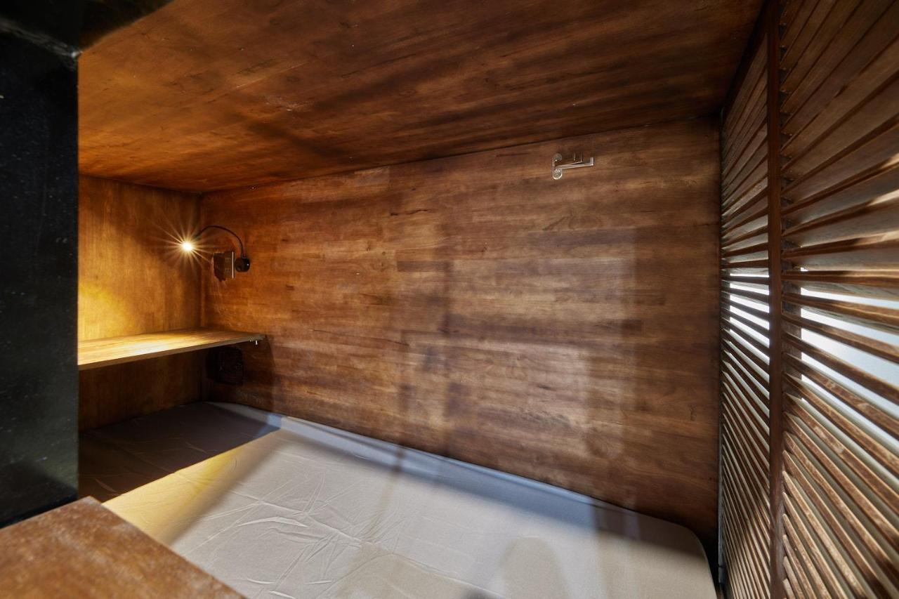 דה נאנג The Garden Capsule Hotel מראה חיצוני תמונה